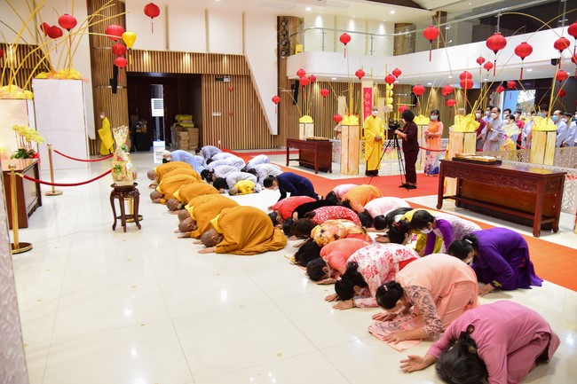 Chùm ảnh mồng một Tết Nhâm Dần